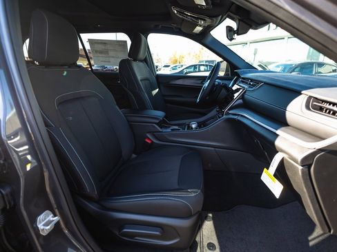 New 2025 Jeep Grand Cherokee Laredo X w/ Trailer Tow Package image 30