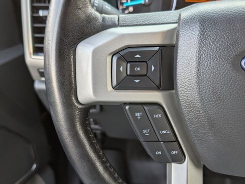 Used 2022 Ford F250 Lariat w/ Black Appearance Package image 22