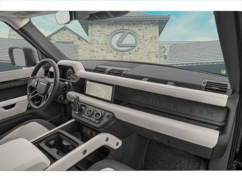 Used 2024 Land Rover Defender 110 X-Dynamic SE image 15