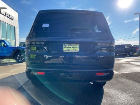 New 2026 Jeep Grand Wagoneer Limited w/ 8-Passenger Seating Package AWD/4WD image 6