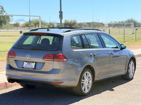 Used 2015 Volkswagen Golf TDI SE FWD image 5