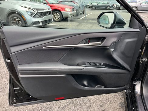 Used 2025 Toyota Camry LE image 20