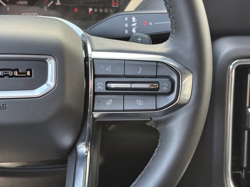 Used 2025 GMC Yukon XL Denali AWD/4WD image 19
