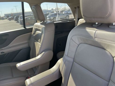 Used 2023 Lincoln Aviator Reserve w/ Elements Package Plus image 37