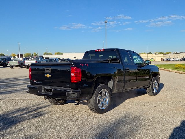Used 2019 Chevrolet Silverado 1500 Custom w/ Custom Convenience Package AWD/4WD image 5