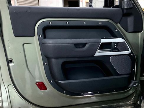 Used 2021 Land Rover Defender 90 First Edition image 24