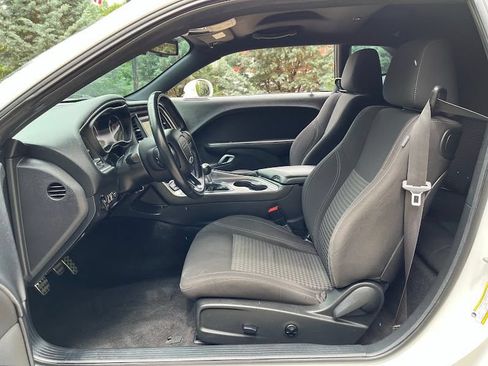 Used 2015 Dodge Challenger R/T w/ Quick Order Package 22B R/T RWD image 8