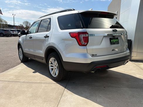 Used 2017 Ford Explorer 4WD w/ Class II Trailer Tow Package image 3