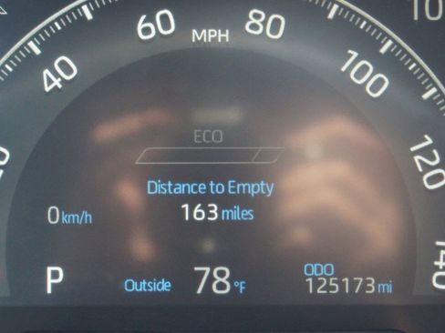 Used 2024 Toyota RAV4 LE FWD image 4