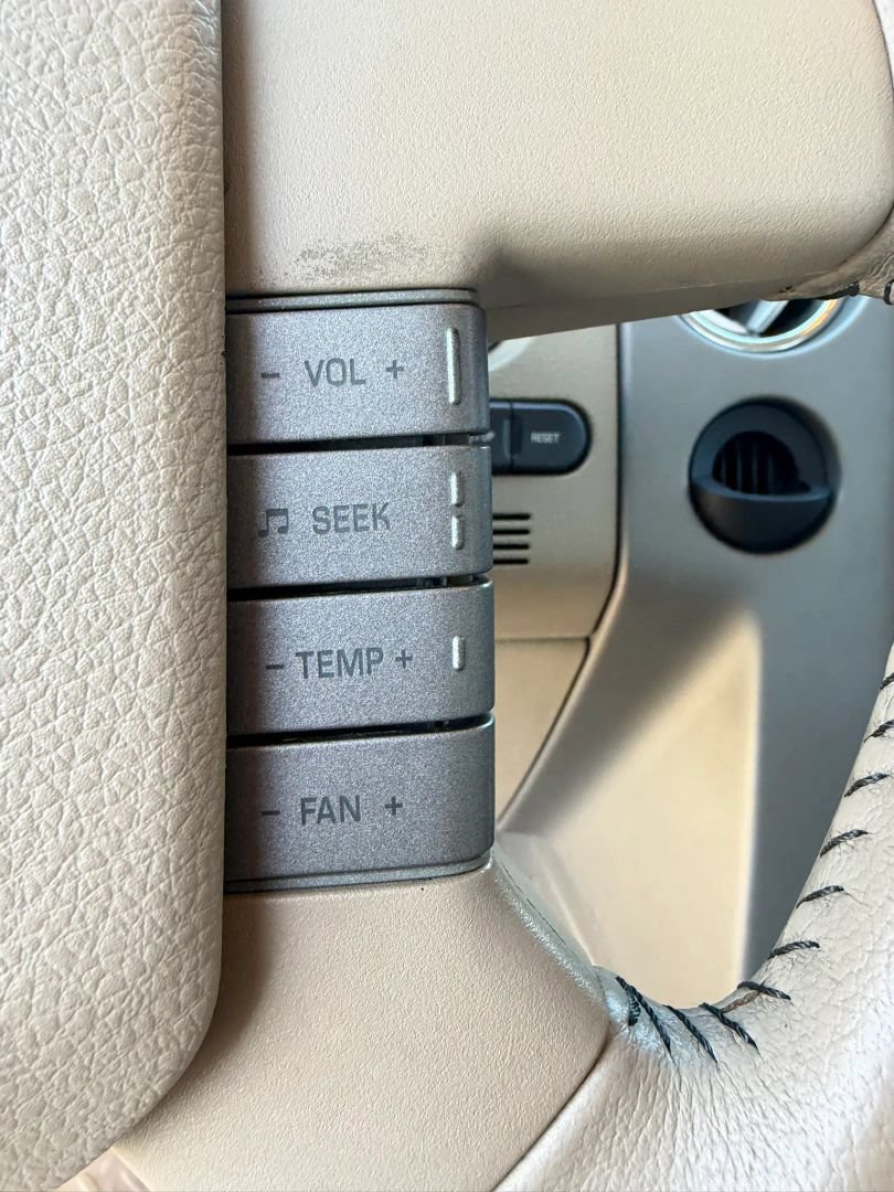 Used 2006 Lincoln Mark LT 2WD image 21