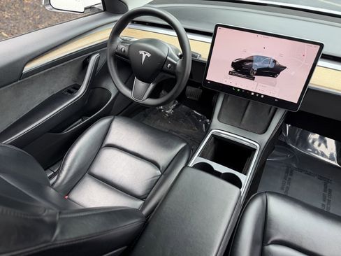 Used 2022 Tesla Model 3 Standard Range image 41