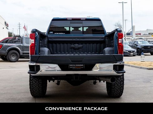 Used 2025 Chevrolet Silverado 2500 LT image 9