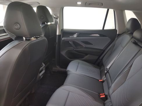 New 2026 Volkswagen Tiguan SE AWD/4WD image 16