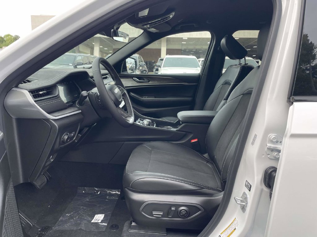 New 2027 Jeep Grand Cherokee 4WD image 25