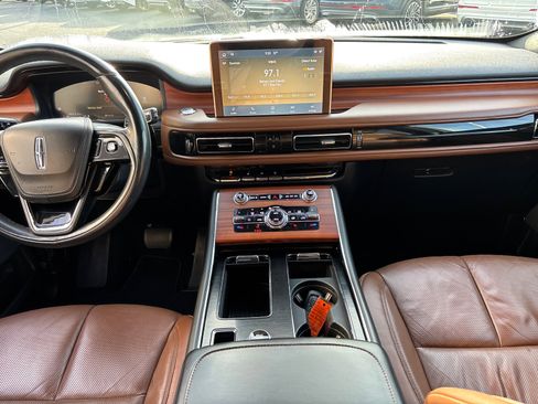 Used 2020 Lincoln Aviator Reserve image 28