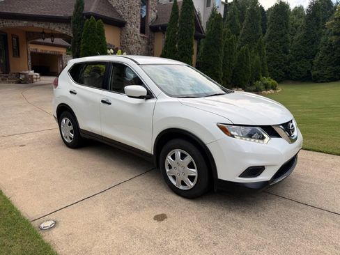 Used 2016 Nissan Rogue S FWD image 4