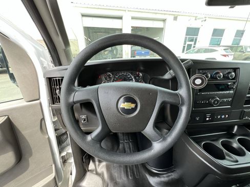 Used 2021 Chevrolet Express 2500 RWD image 24