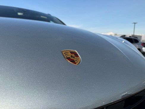 Used 2022 Porsche Macan image 10