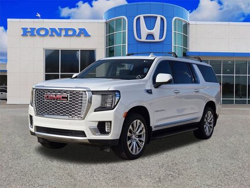 Used 2024 GMC Yukon XL Denali w/ Advanced Technology Package image 7