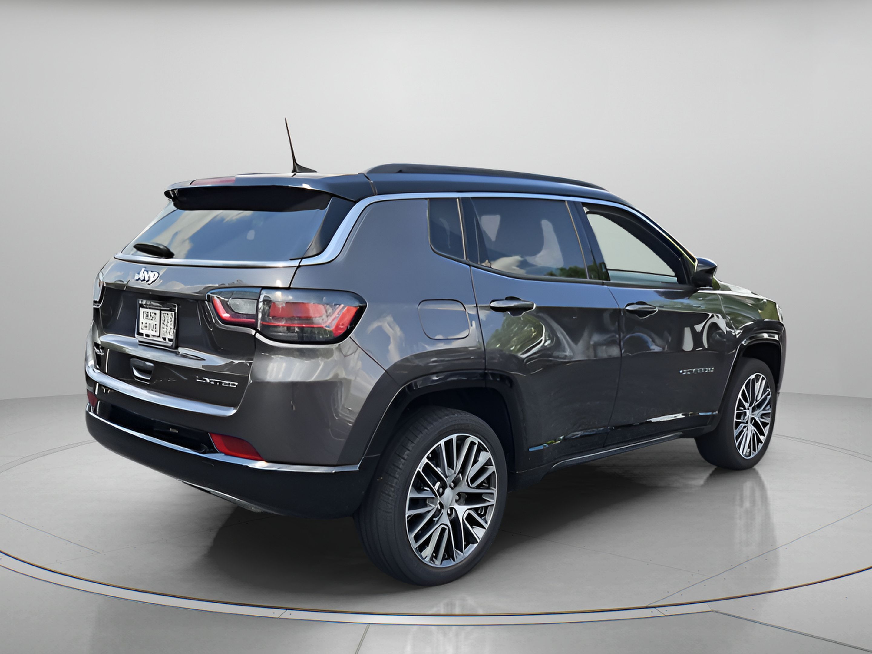 Used 2023 Jeep Compass Limited w/ Elite Group AWD/4WD image 5