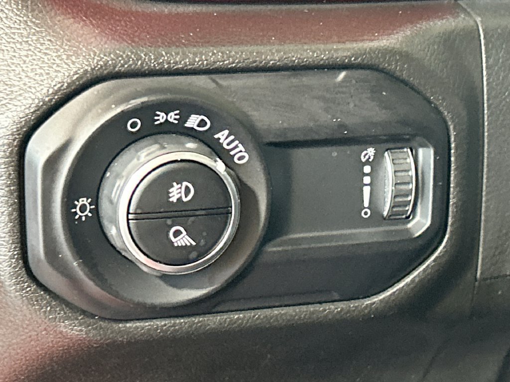 Used 2023 Jeep Gladiator Rubicon w/ LED Lighting Group AWD/4WD image 28