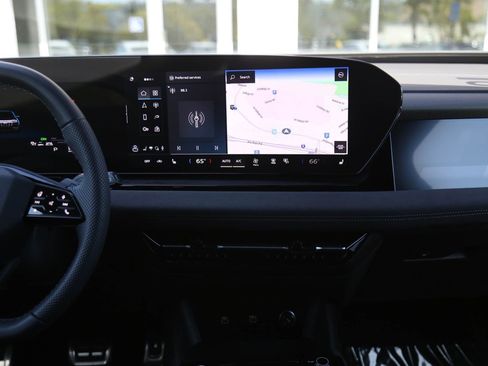 Certified 2025 Audi SQ6 e-tron Prestige AWD/4WD image 14