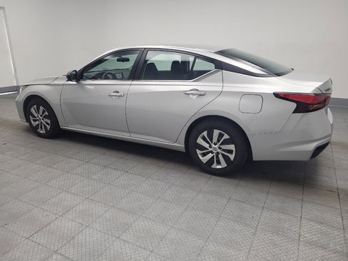 Used 2024 Nissan Altima 2.5 S FWD image 3