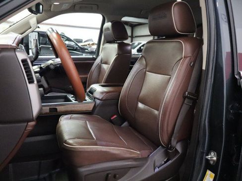 Used 2018 Chevrolet Silverado 1500 High Country AWD/4WD image 31