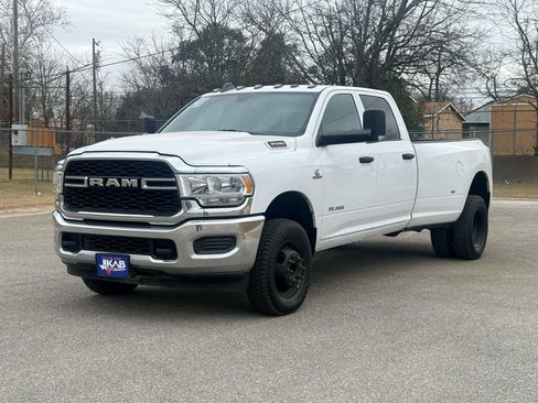 Used 2021 RAM 3500 Tradesman w/ Chrome Appearance Group AWD/4WD image 7