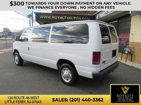 Used 2011 Ford E-150 and Econoline 150 XLT image 7