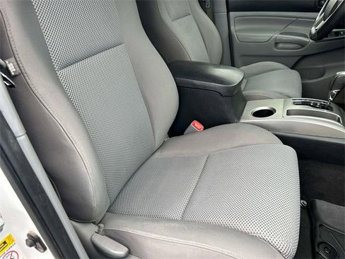 Used 2012 Toyota Tacoma 4x4 Double Cab image 24