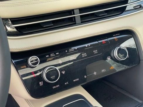 Used 2023 INFINITI QX60 Luxe w/ Cargo Package AWD/4WD image 18