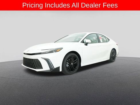 New 2026 Toyota Camry SE FWD image 17