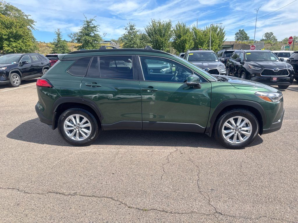 Used 2023 Toyota Corolla Cross LE w/ Moonroof Package AWD/4WD image 8