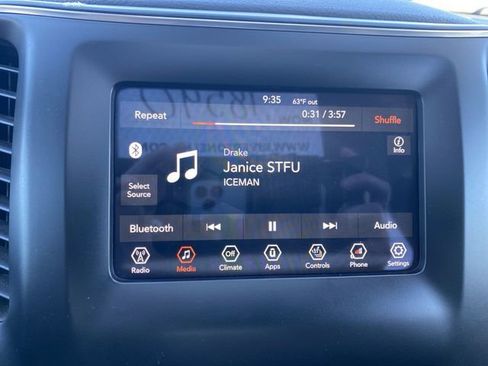 Used 2021 Jeep Cherokee Latitude Plus AWD/4WD image 16