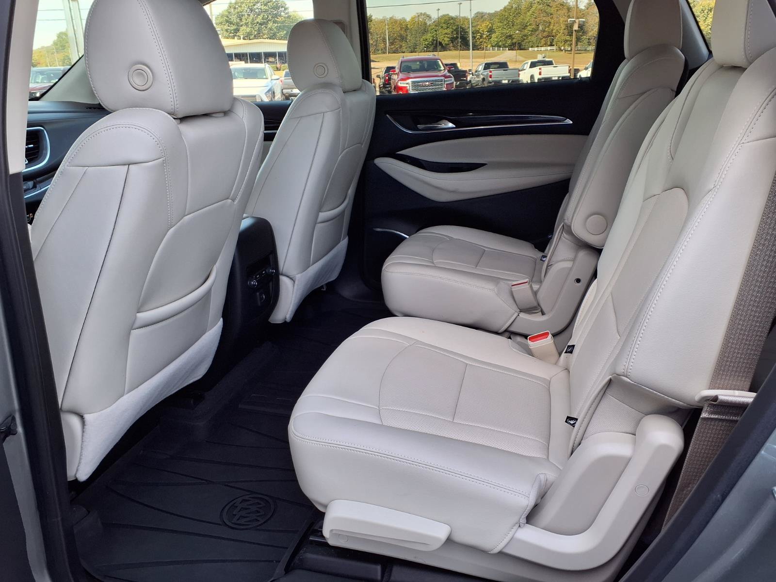 Used 2023 Buick Enclave Essence w/ Experience Buick Package FWD image 19