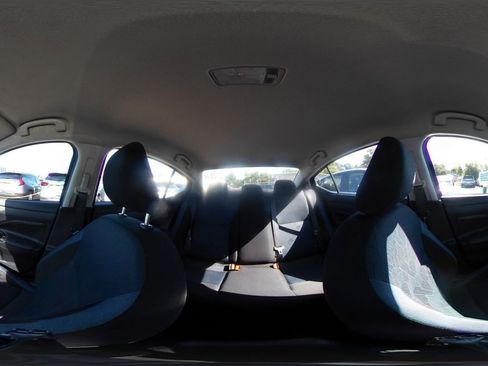 Used 2025 Nissan Versa SV FWD image 40