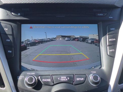 Used 2014 Hyundai Veloster FWD image 24