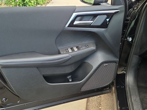 New 2026 Mitsubishi Outlander ES FWD image 10