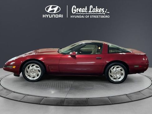 Used 1995 Chevrolet Corvette Coupe RWD image 2