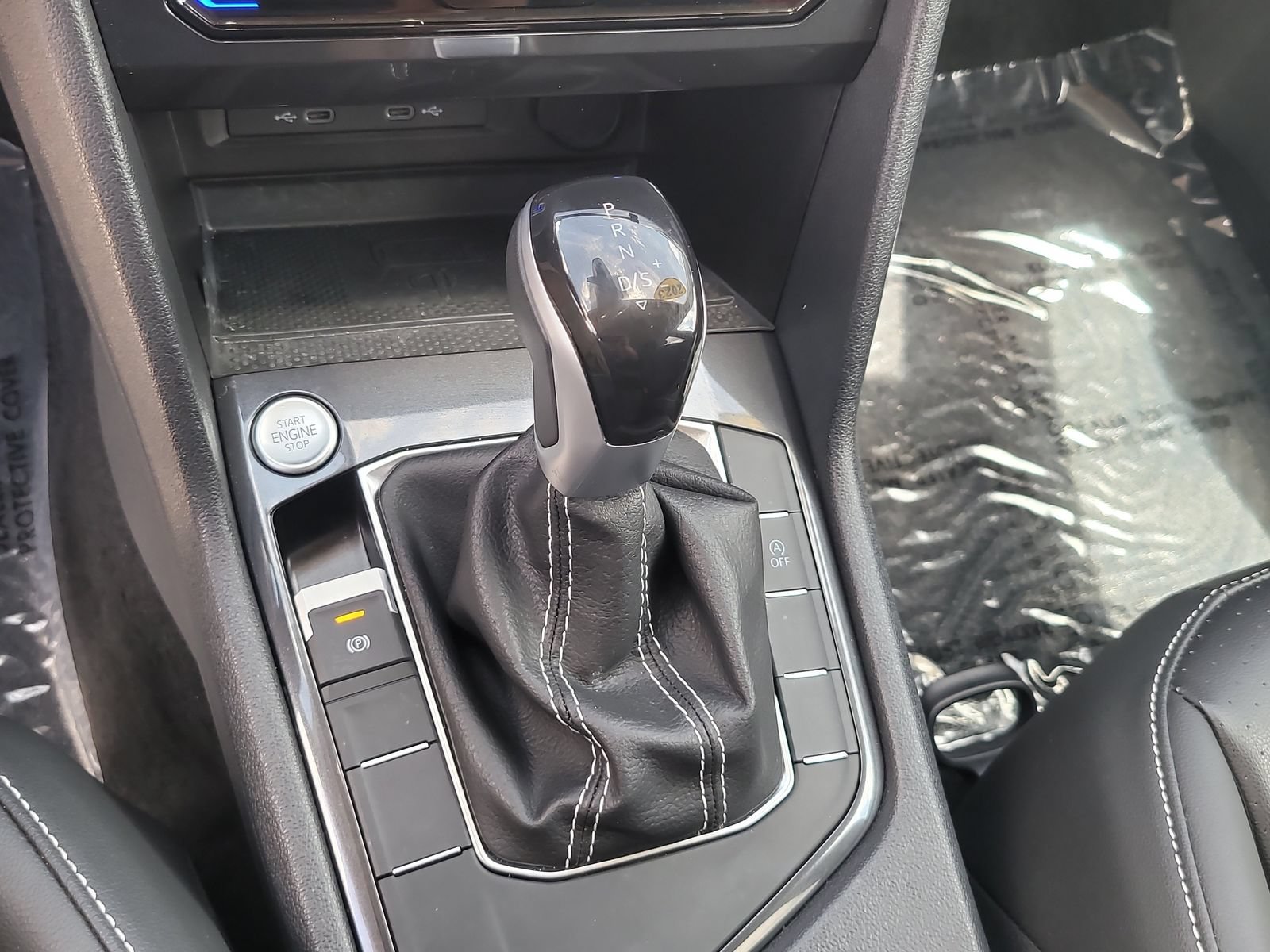 Used 2023 Volkswagen Tiguan SE FWD image 23
