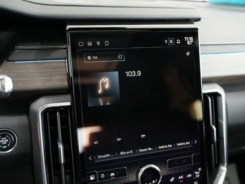 Used 2024 GMC Acadia Denali image 32