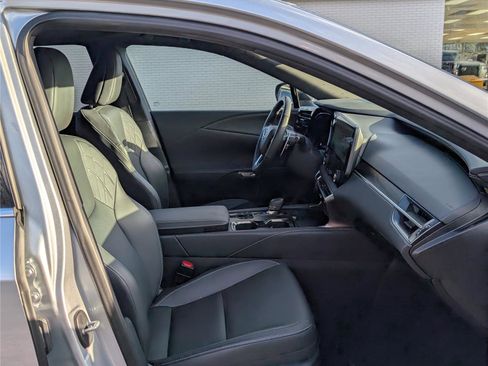 Used 2024 Lexus RX 350 Premium image 11