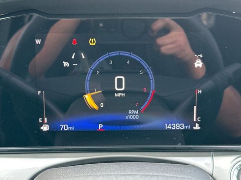 Certified 2025 Chevrolet Trax LT image 24