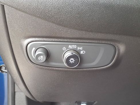 Certified 2023 Chevrolet Equinox LT AWD/4WD image 16