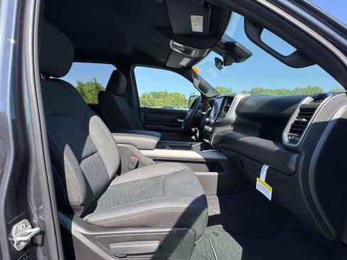 New 2026 RAM 1500 Express AWD/4WD image 15