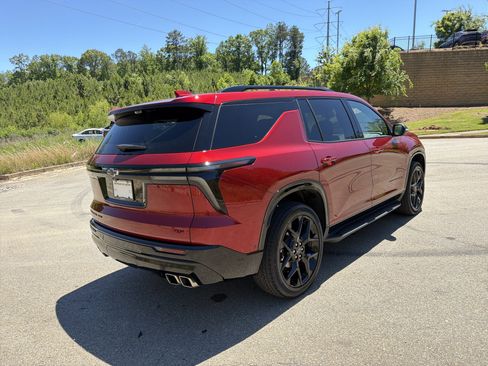 Used 2025 Chevrolet Traverse RS w/ LPO, Floor Liner Package AWD/4WD image 5