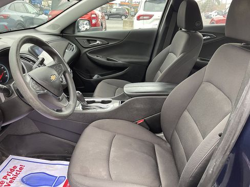 Used 2019 Chevrolet Malibu LT image 3