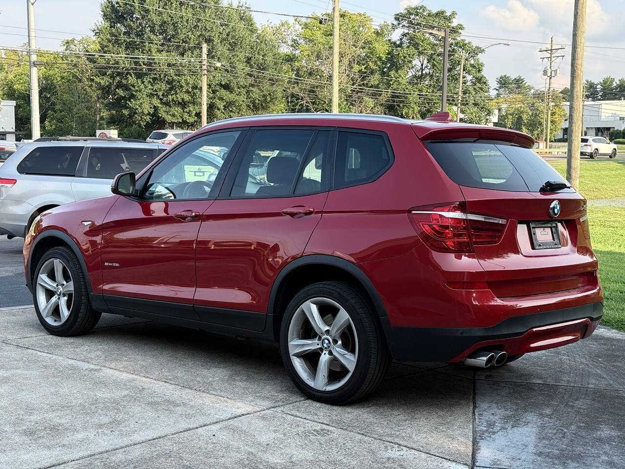 Used 2017 BMW X3 sDrive28i RWD image 4