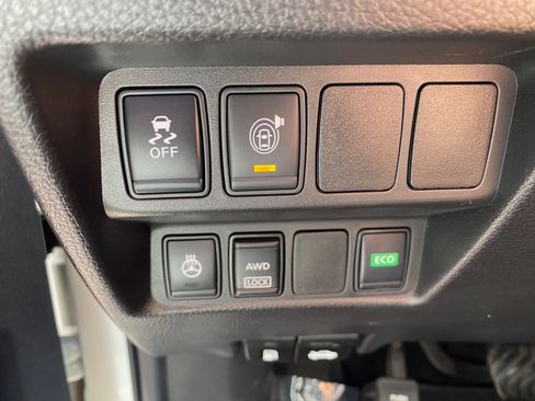 Used 2017 Nissan Rogue Sport SV w/ SV Premium Package image 23